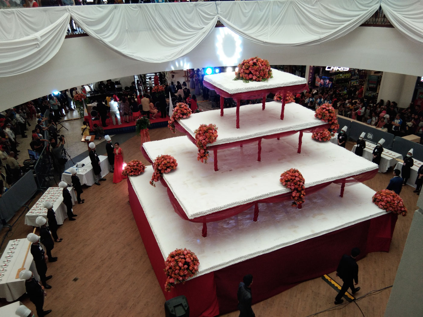 LOOK 'Largest wedding cake' in Baguio City