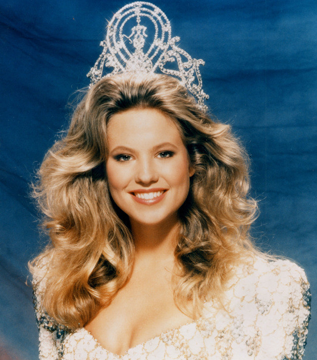 HOLLAND'S PRIDE. Miss Universe 1989 Angela Visser. Photo from the Miss Universe Organization 