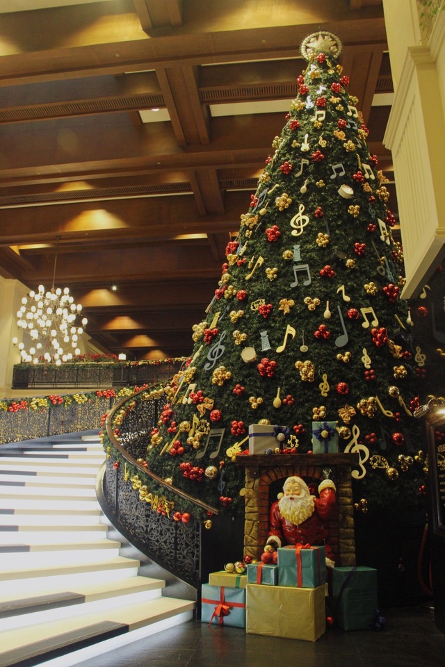 IN PHOTOS 10 Christmas trees in Manila that will put you in a festive mood