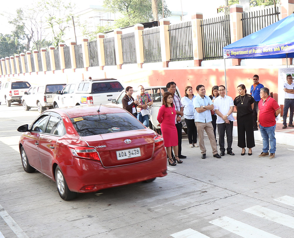 2 more southbound lanes open along Katipunan