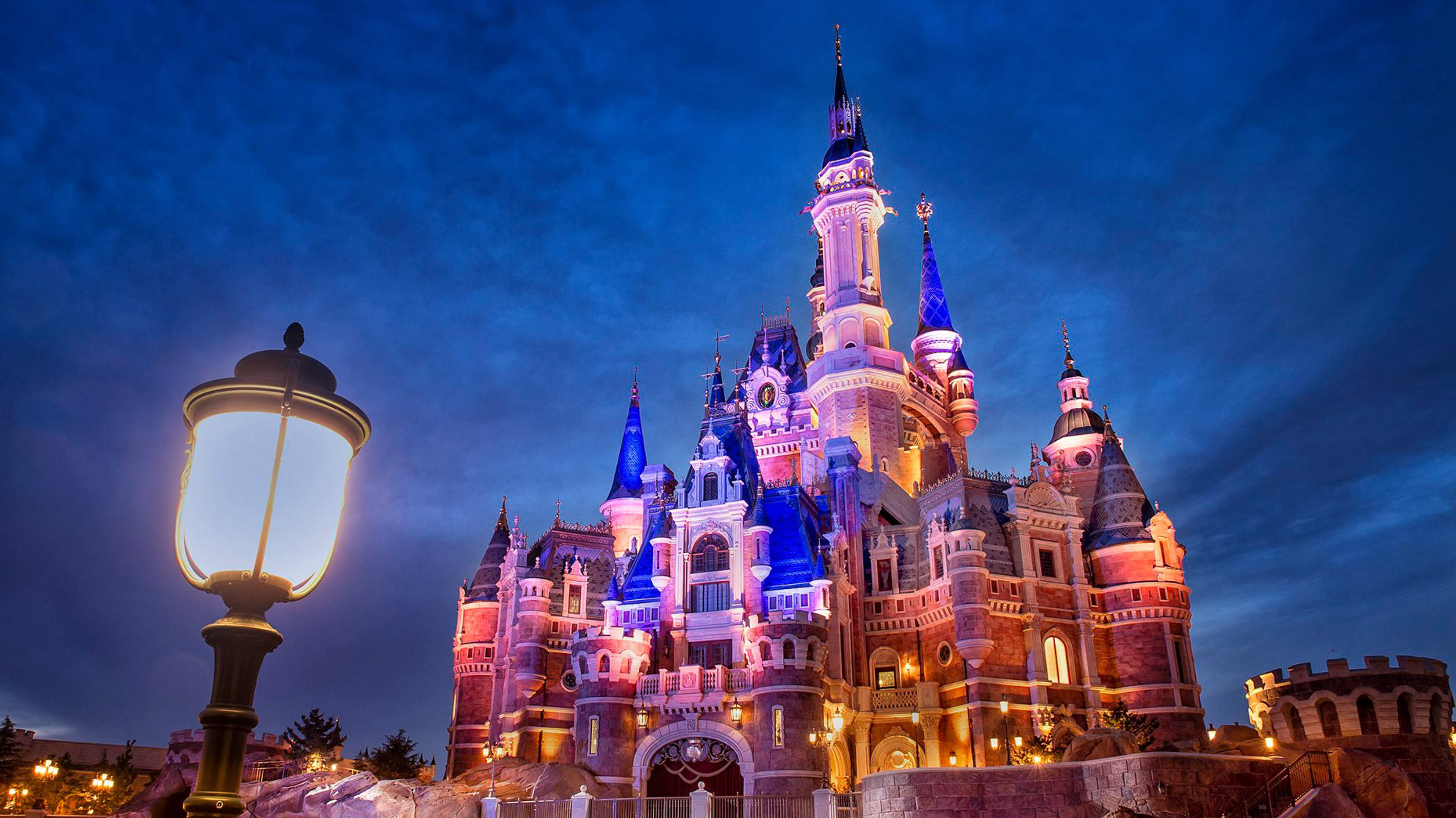 5 Hal Menarik Tentang Disneyland Shanghai