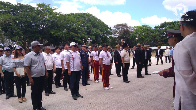 1995 MEMBER. NCRPO Chief Oscar Albayalde stands with his new adopted class members. Photo by Bea Cupin/Rappler 