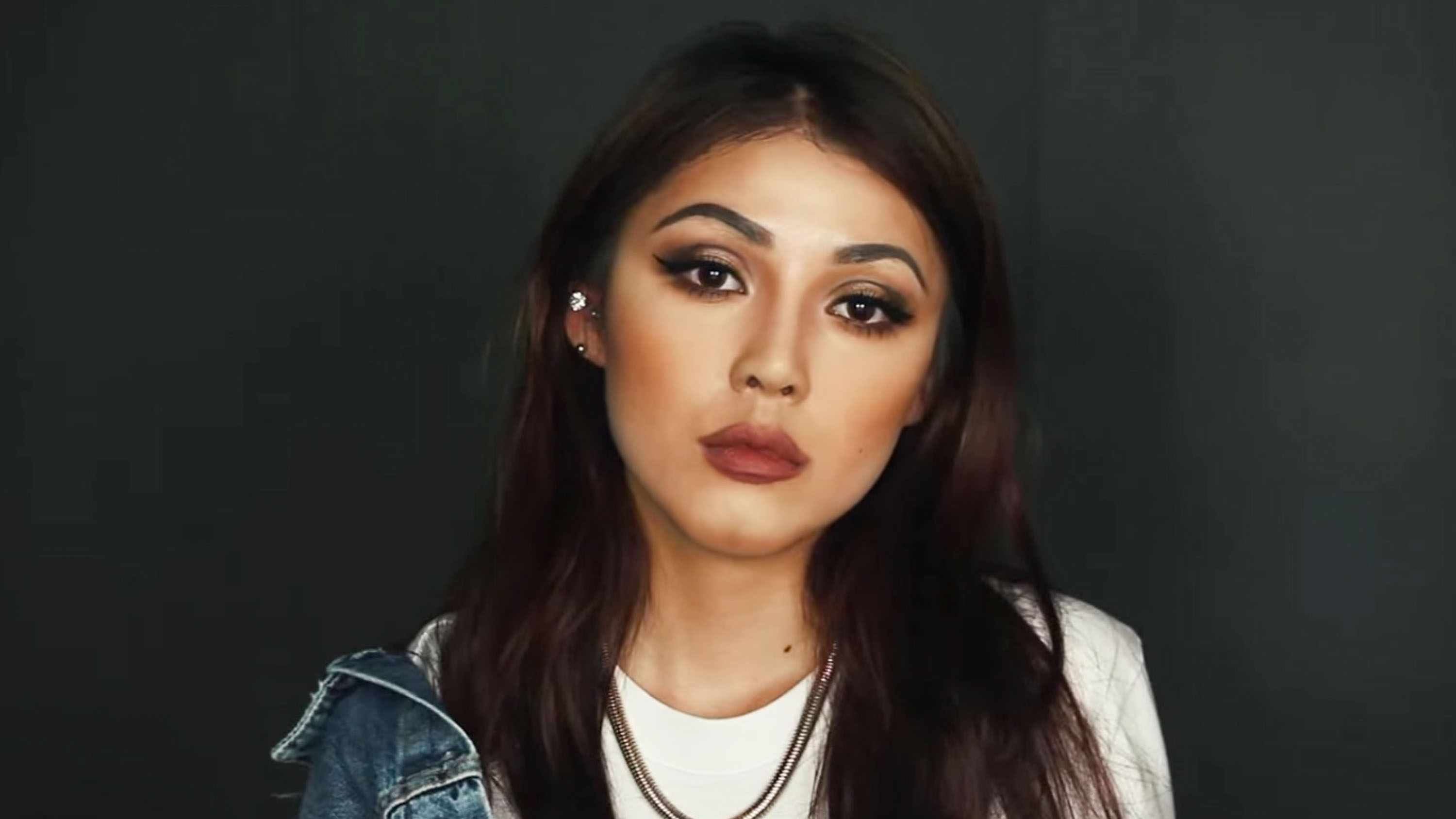 WATCH See How Korean Beauty Blogger Transforms Into Kylie Jenner