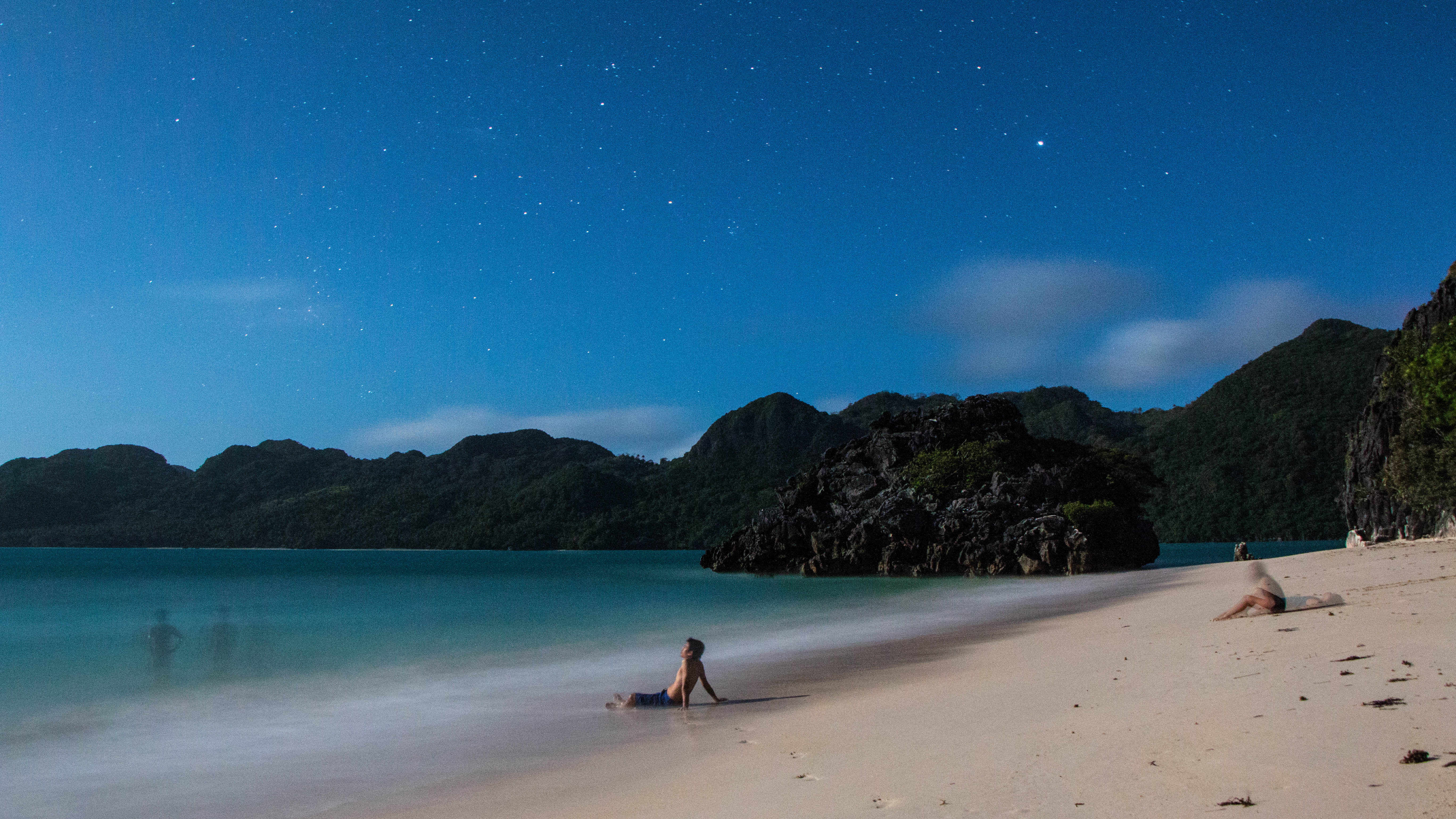 Travel Guide: Caramoan Islands, 2-day Island Hopping Camping Trip