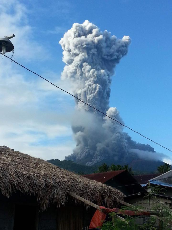 Mt Bulusan spews ash column 2.5 kilometers high