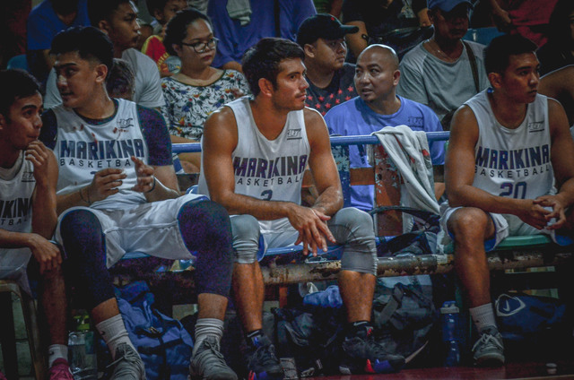 NEW ROLE. Actor Gerald Anderson suits up for Marikina in the MPBL tuneup game. 