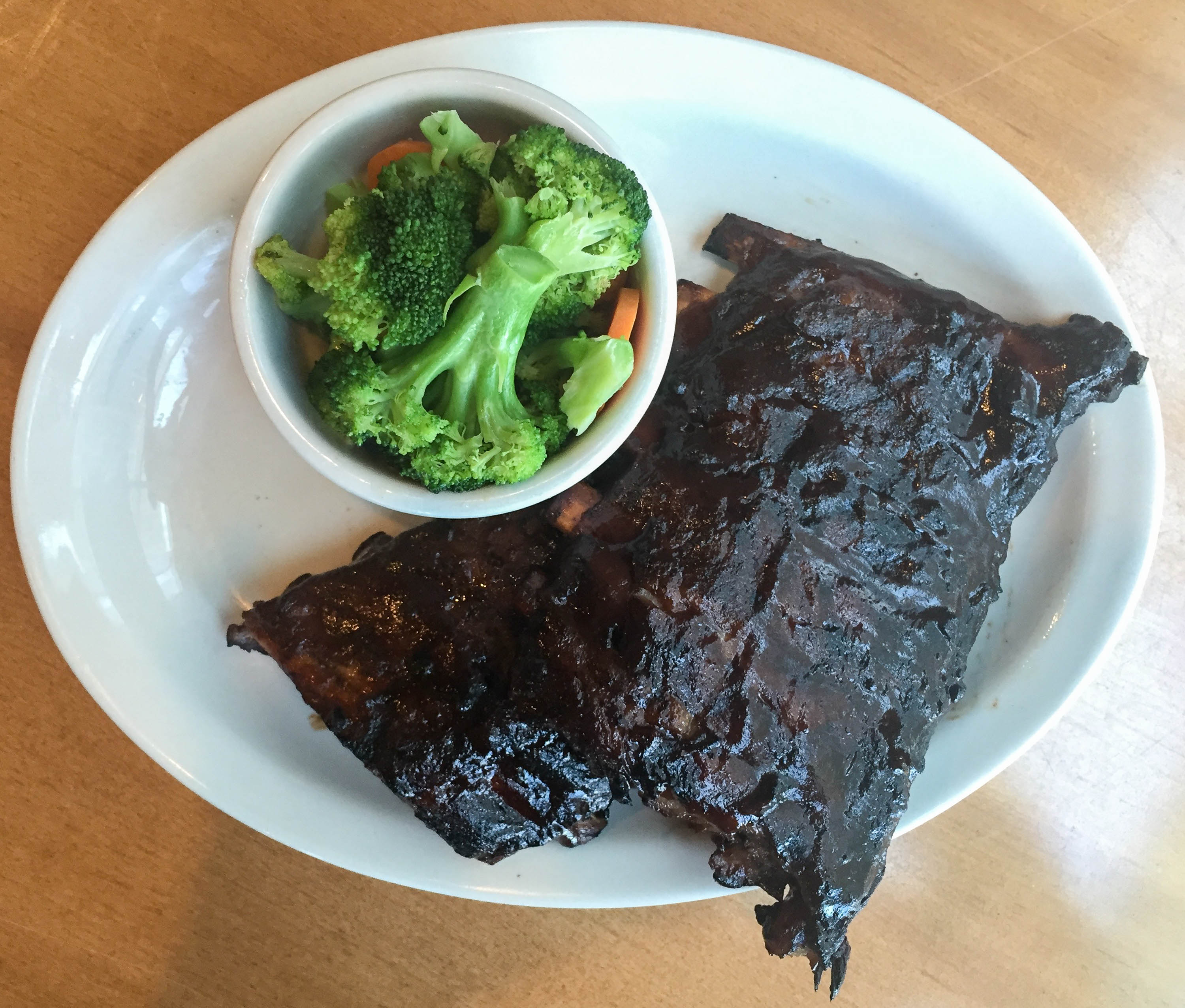 US steakhouse Texas Roadhouse now in Manila: Price points ...