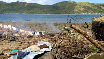 HIGHLY VULNERABLE. According to government scientists, coastal areas in Samar like Daram are 'highly vulnerable to occurrence of high surges'. All photos by Voltaire Tupaz/Rappler