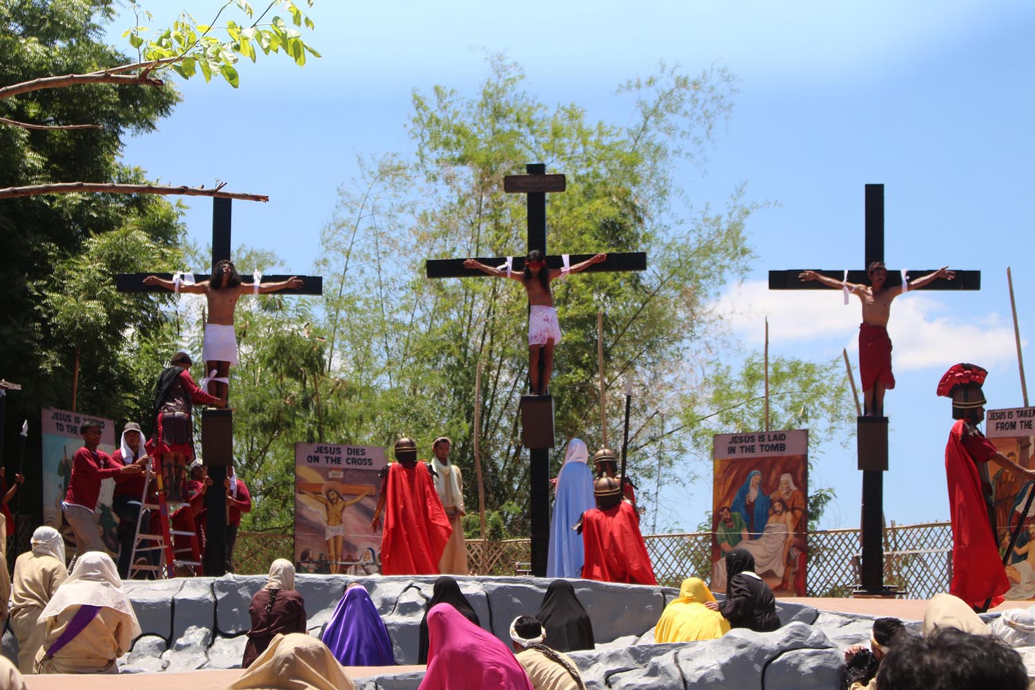 IN PHOTOS: Crucifixions in San Pedro Cutud