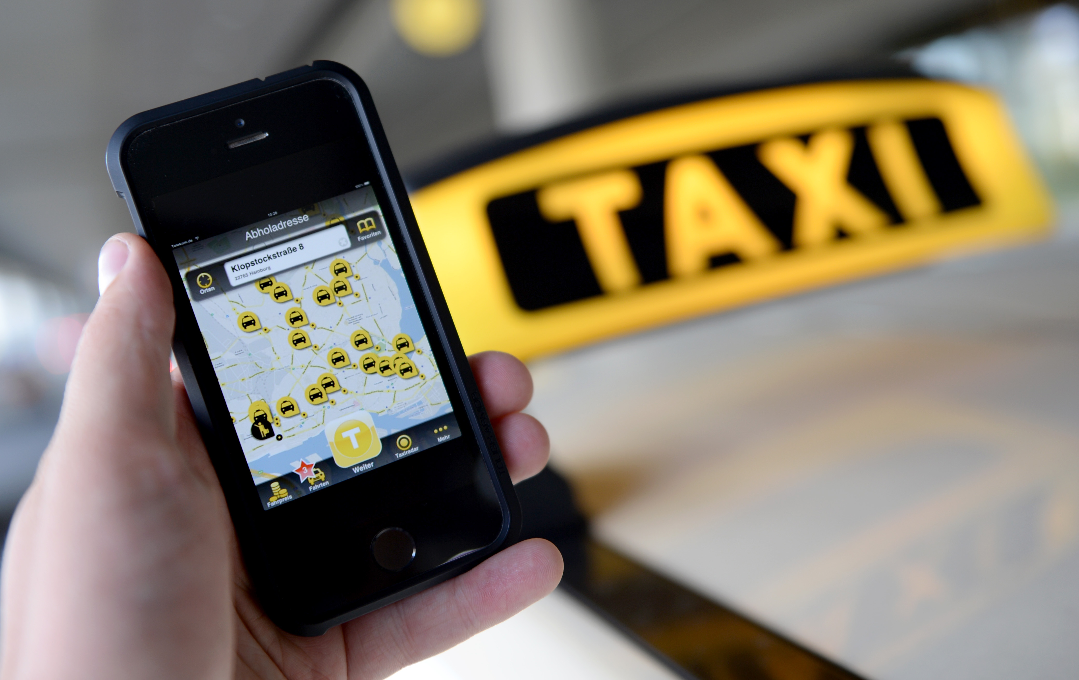 Заказ такси без телефона. Вызов такси. Вызвать такси. Агрегатор такси. Смартфон такси.