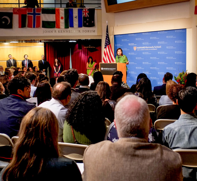TIME TO GO BACK. Clare Amador speaks on behalf of the mid-careers at the Harvard Kennedy School of Government, on May 22, 2018. Photo by Rappler