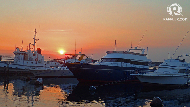 SUNSET.You can catch the Manila Bay sunset if you take the afternoon cruise. 