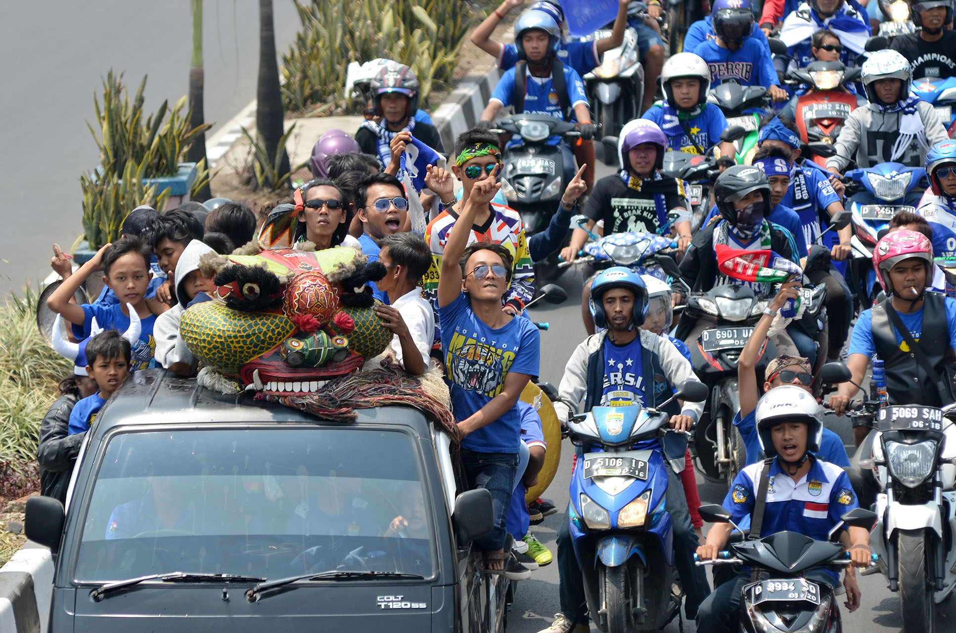 Foto Konvoi Kemenangan Persib Bandung Di Piala Presiden 