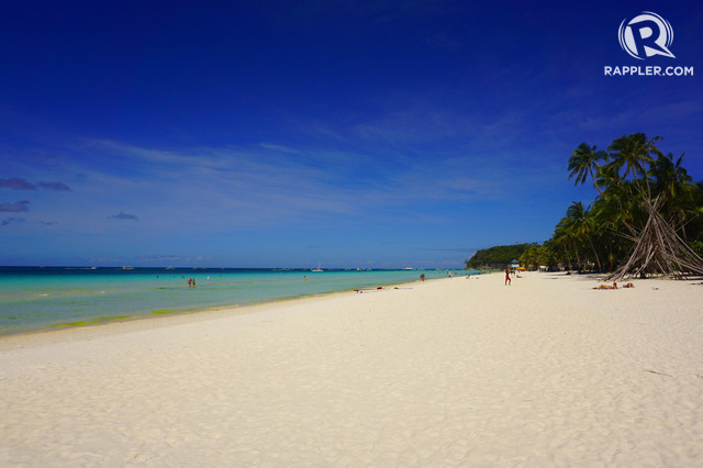 HEIGHTENED SECURITY. Authorities beef up security in top tourist destination Boracay Island. Rappler file photo  