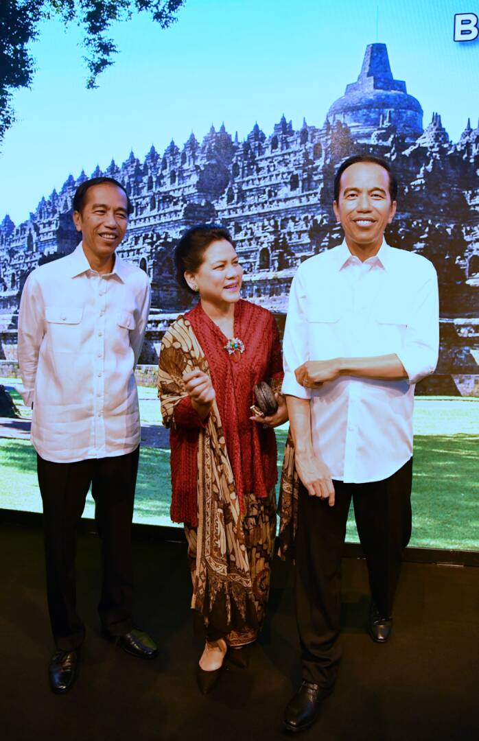 FOTO: Ekspresi Jokowi melihat 'saudara kembarnya' di 