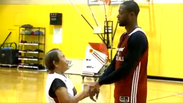 Watch Dwyane Wade Plays Hoops With 90 Year Old Filipina Granny 