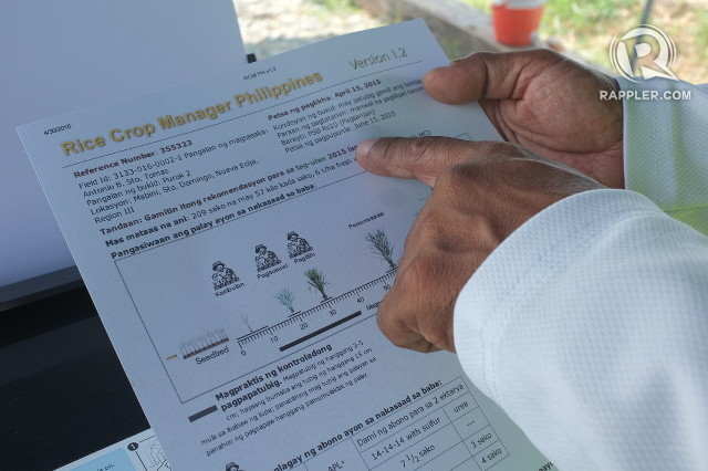 ONLINE HELP. An information kiosk at the FutureRice farm prints out recommendations generated by web-based and mobile-based app Rice Crop Manager 