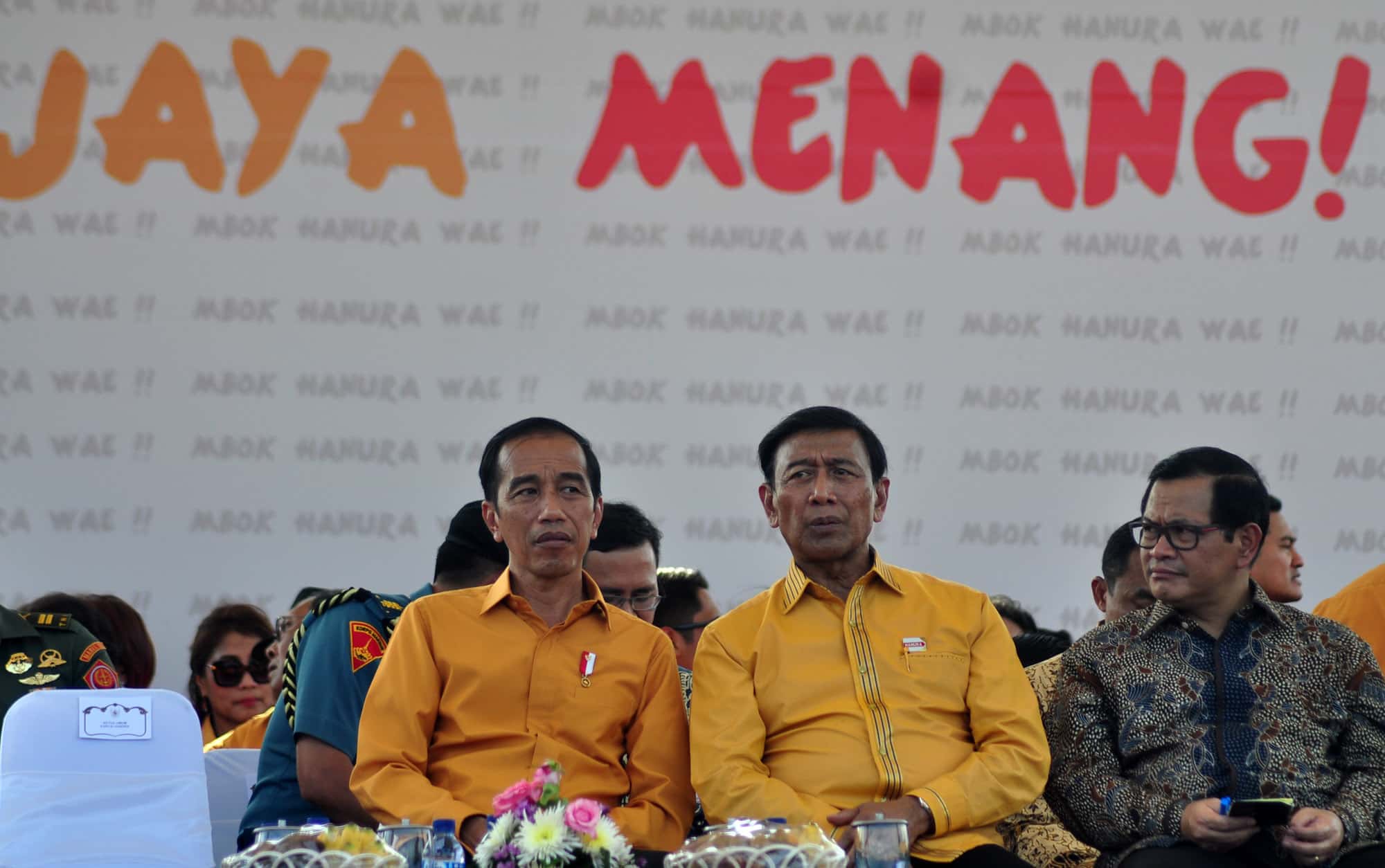 Presiden Jokowi dan Wiranto saat menghadiri HUT Partai Hanura di Semarang Sabtu 23