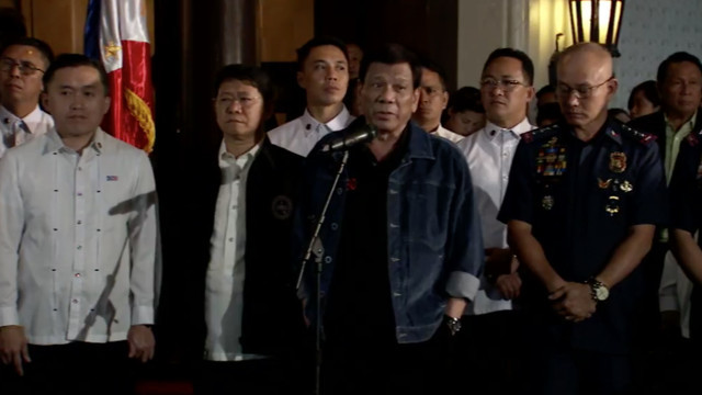 COMMANDER IN CHIEF. President Rodrigo Duterte curses erring cops presented to him on August 7, 2018. RTVM screenshot 
