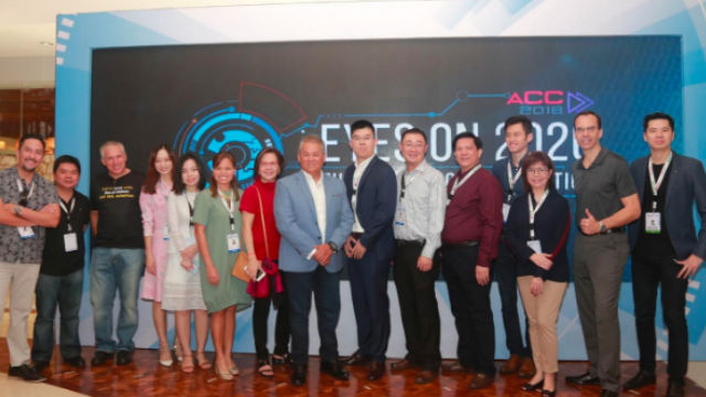 Joining Eric R. Alberto â Chief Revenue Officer of PLDT and Smart and President of ePLDT (8th from left) are Keynote Speakers Uri Levine - Co-Founder of Waze (3rd from left) and Pom Pongvitayanu, Founder of Tarad.com, Thailandâs no. 1 e-commerce site (15th from left), senior management officers of PLDT and Smart, and executives from event sponsors and partners. 