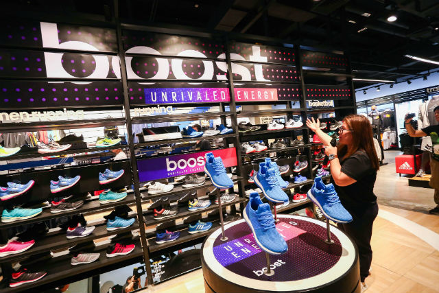Tubería Inspirar puerta IN PHOTOS: Adidas launches first HomeCourt store in PH