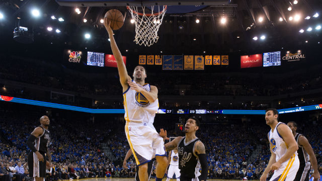 Warriors get 70th win after dominating Spurs in historic clash