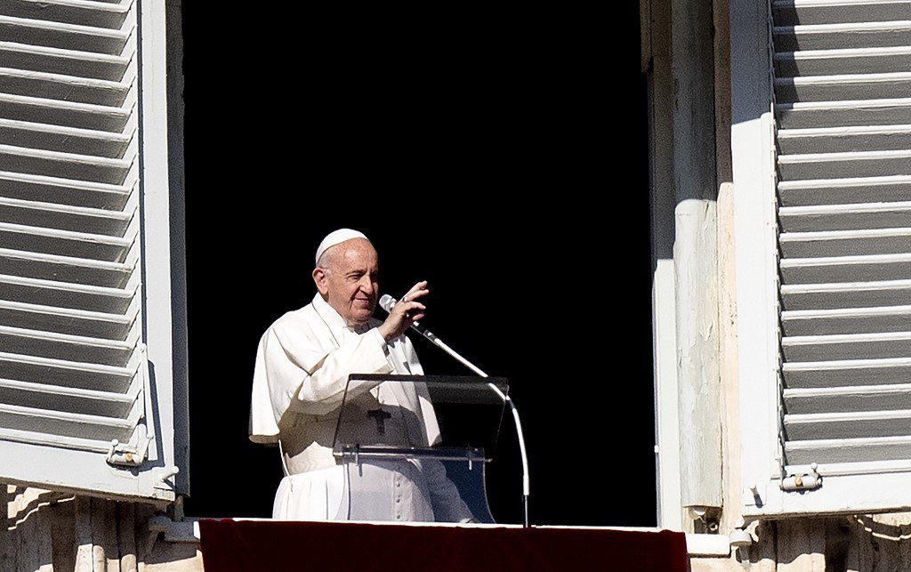 Pope Francis prays for Filipinos hit by Typhoon Ursula