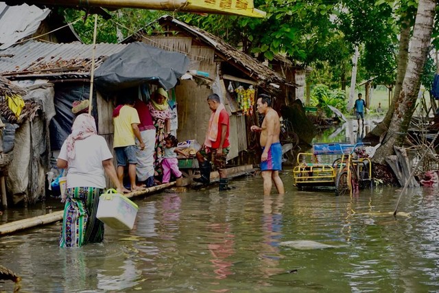 Maguindanao IDPs struggle with flooding in evacuation sites