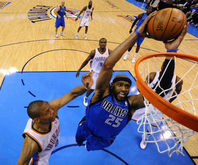 WATCH Vince Carter shows age in dunk fail