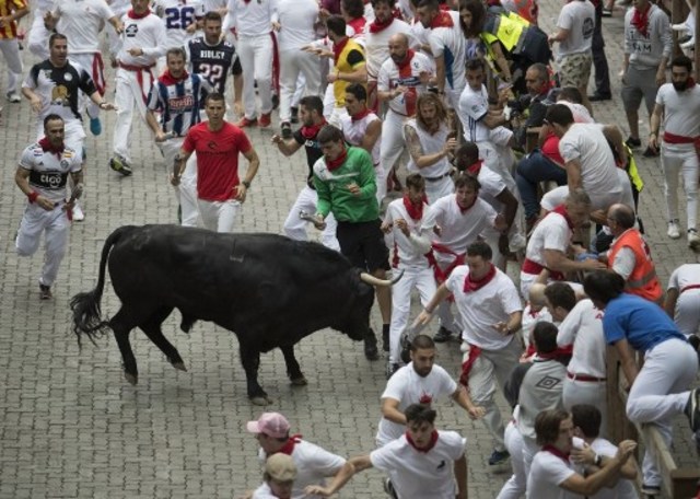 2 Americans, Spaniard gored in Spain's Pamplona bull run