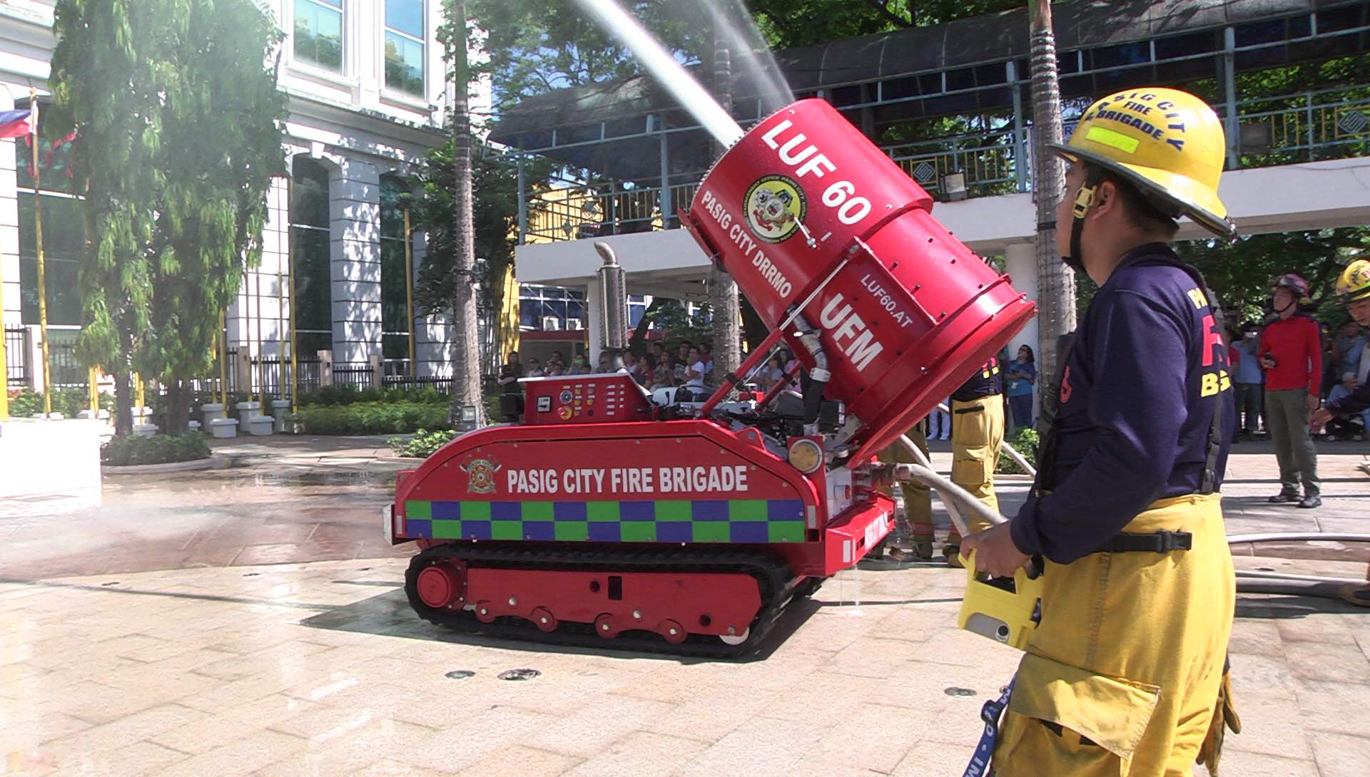 WATCH Pasig City battles blazes with unmanned firefighting machine