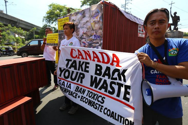 NOT A DUMPSITE. On May 4, 2015, Environmentalists tell President Benigno Aquino III to remind Canadian Prime Minister Stephen Harper that container vans of garbage from Canada are still stranded in Philippine ports. Photo by Gigie Cruz/BAN Toxics 