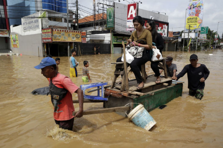 Will the 'great wall of Jakarta' save the capital from floods?