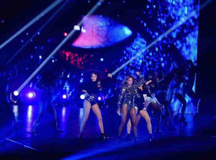 Beyonce's mega-medley, Miley's cause: 5 highlights from the MTV VMAs 2014