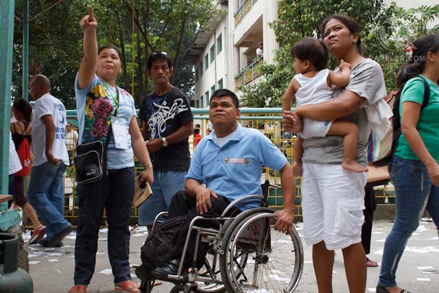 MORE DISCOUNTS. Persons with disabilities can enjoy VAT-free purchases starting Friday, December 23, 2016. Photo by George Moya/ Rappler 