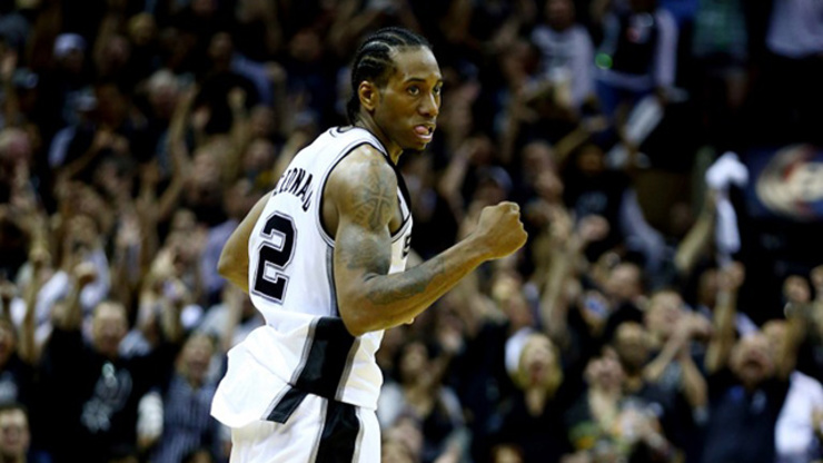 SCORING THREAT. Kawhi Leonard shows his leadership qualities in a blowout win to open the playoffs. File photo by Andy Lyons/AFP