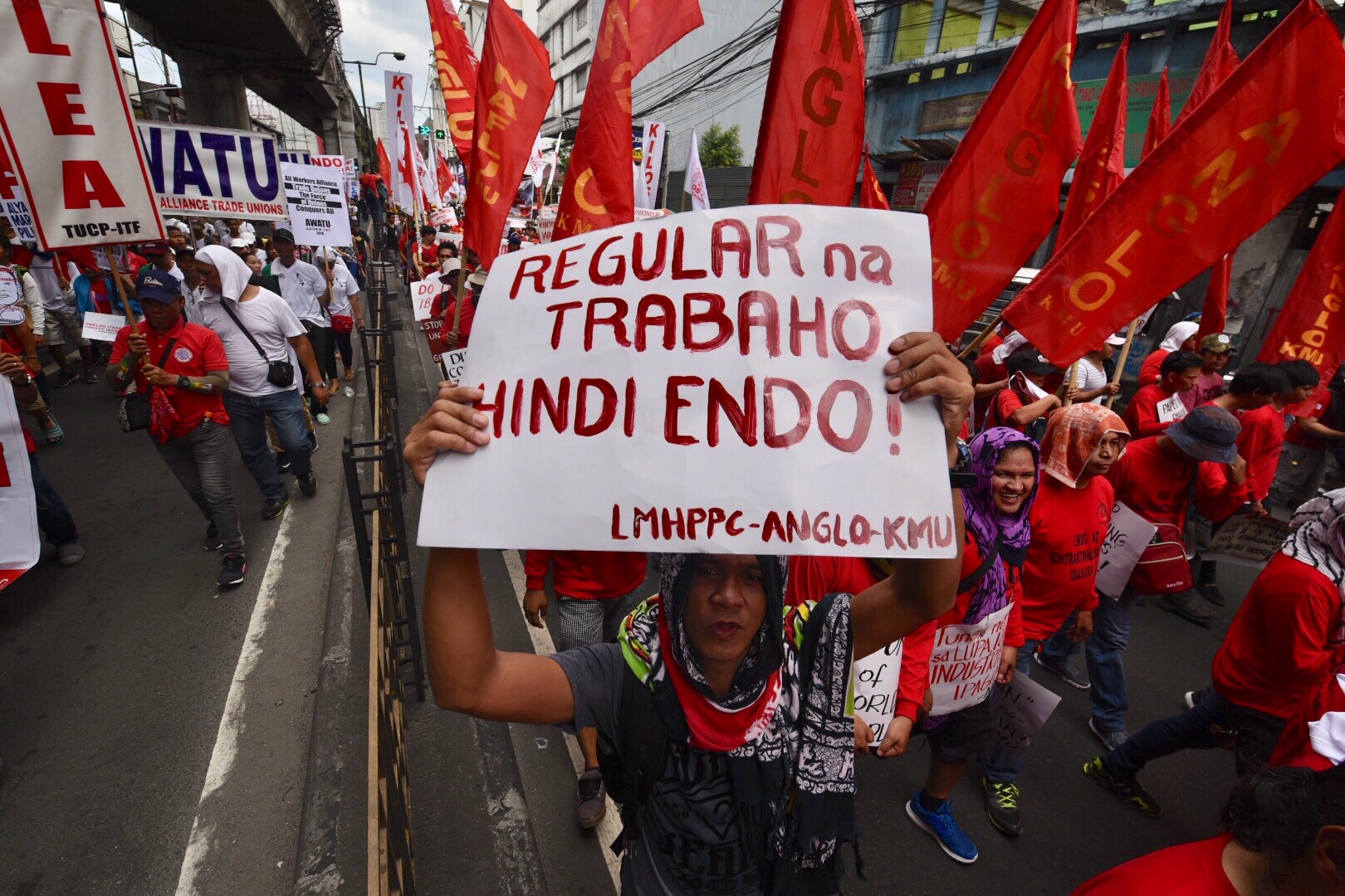 'Walang silbi' Labor groups reject Duterte's EO vs endo