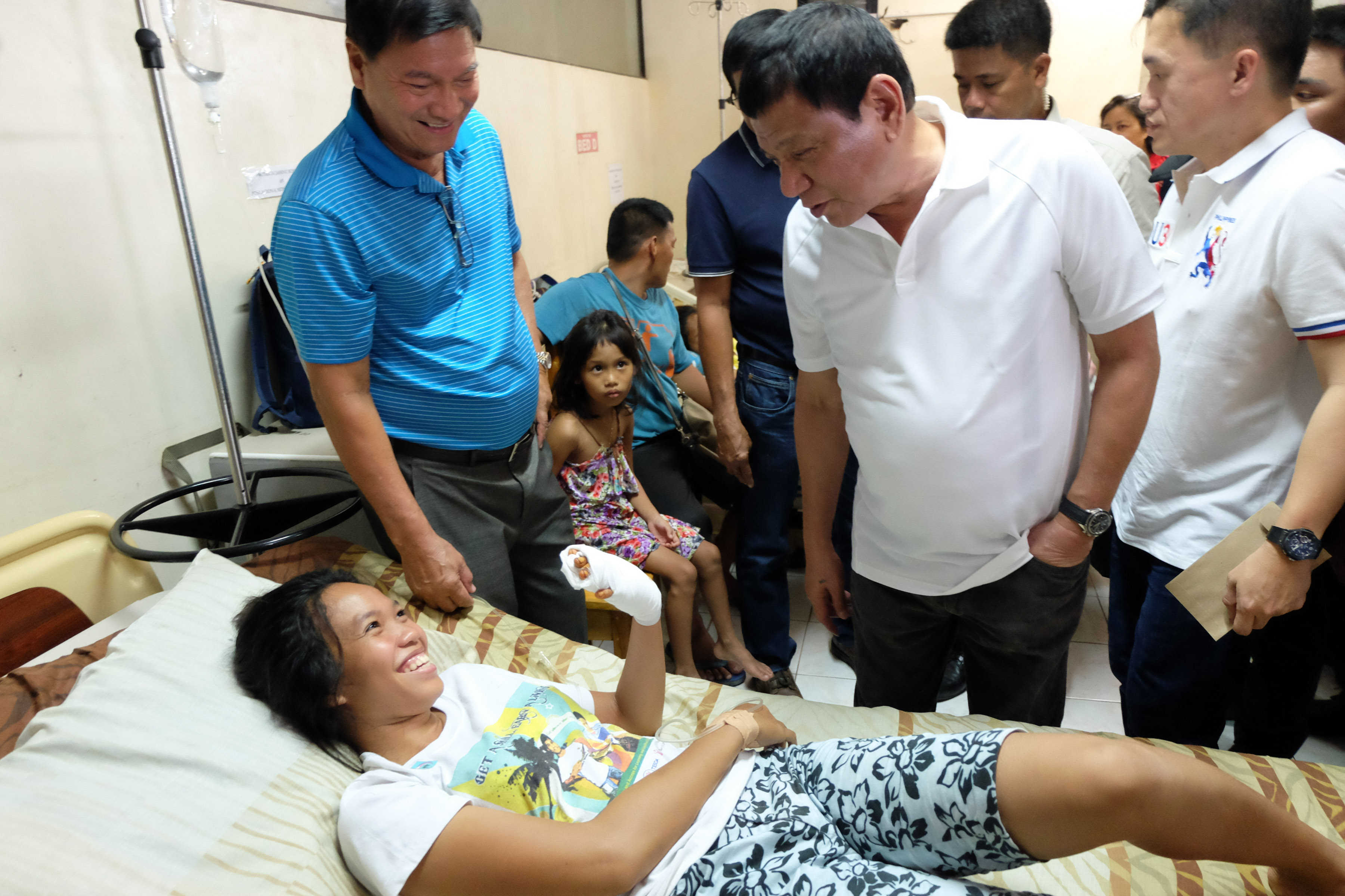 Duterte Visits Midsayap Blast Survivors On Christmas Day