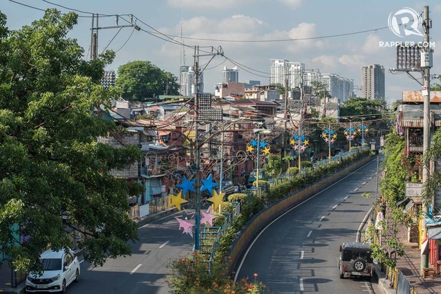 LOCKDOWN. An empty P. Martinez Street on May 12, 2020, as Mandaluyong City implements a total lockdown in Barangays Mauway and Addition Hills. Photo by Rob Reyes / Rappler 