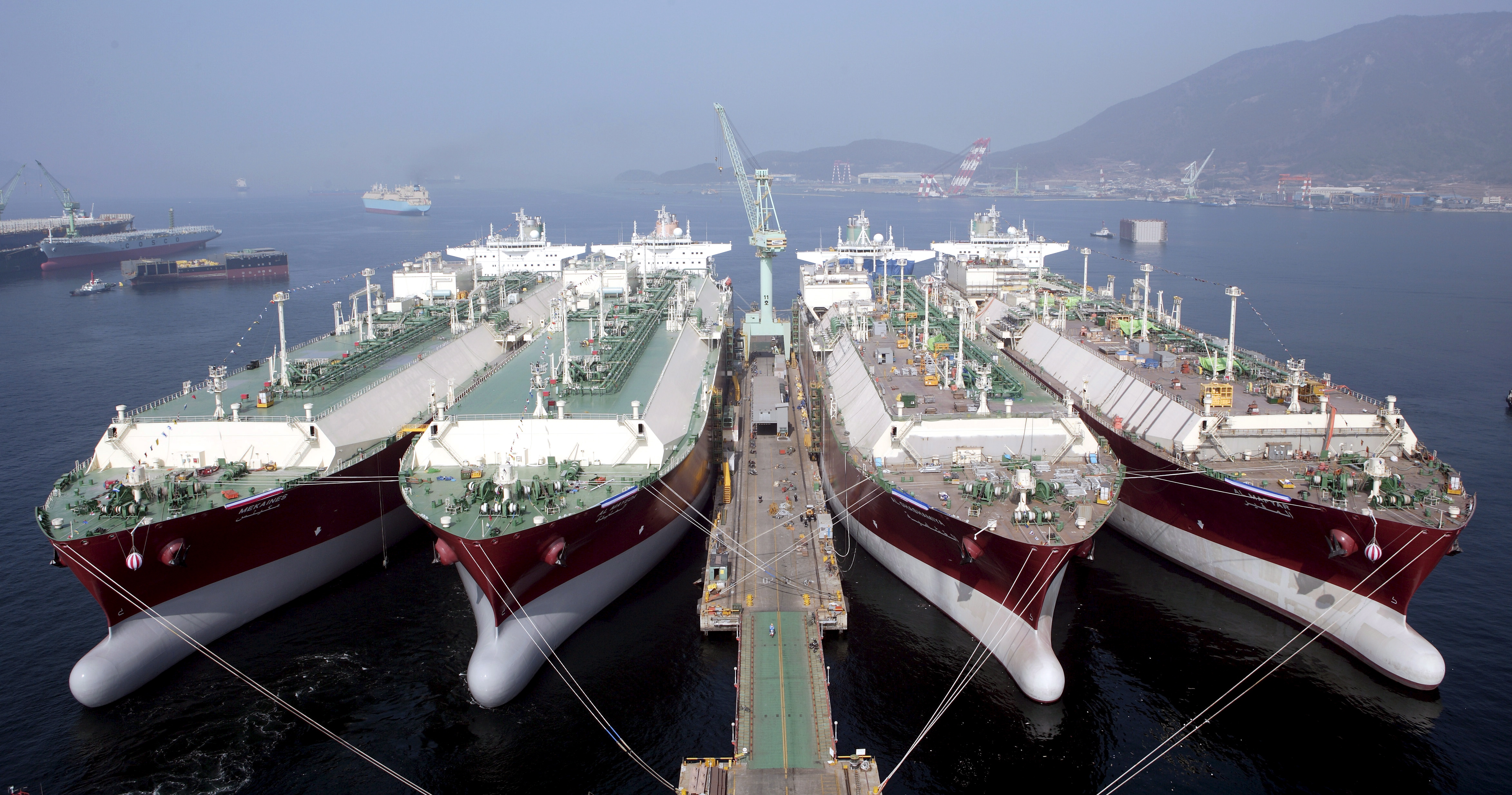 crisis-for-south-korea-shipbuilders-as-golden-age-fades