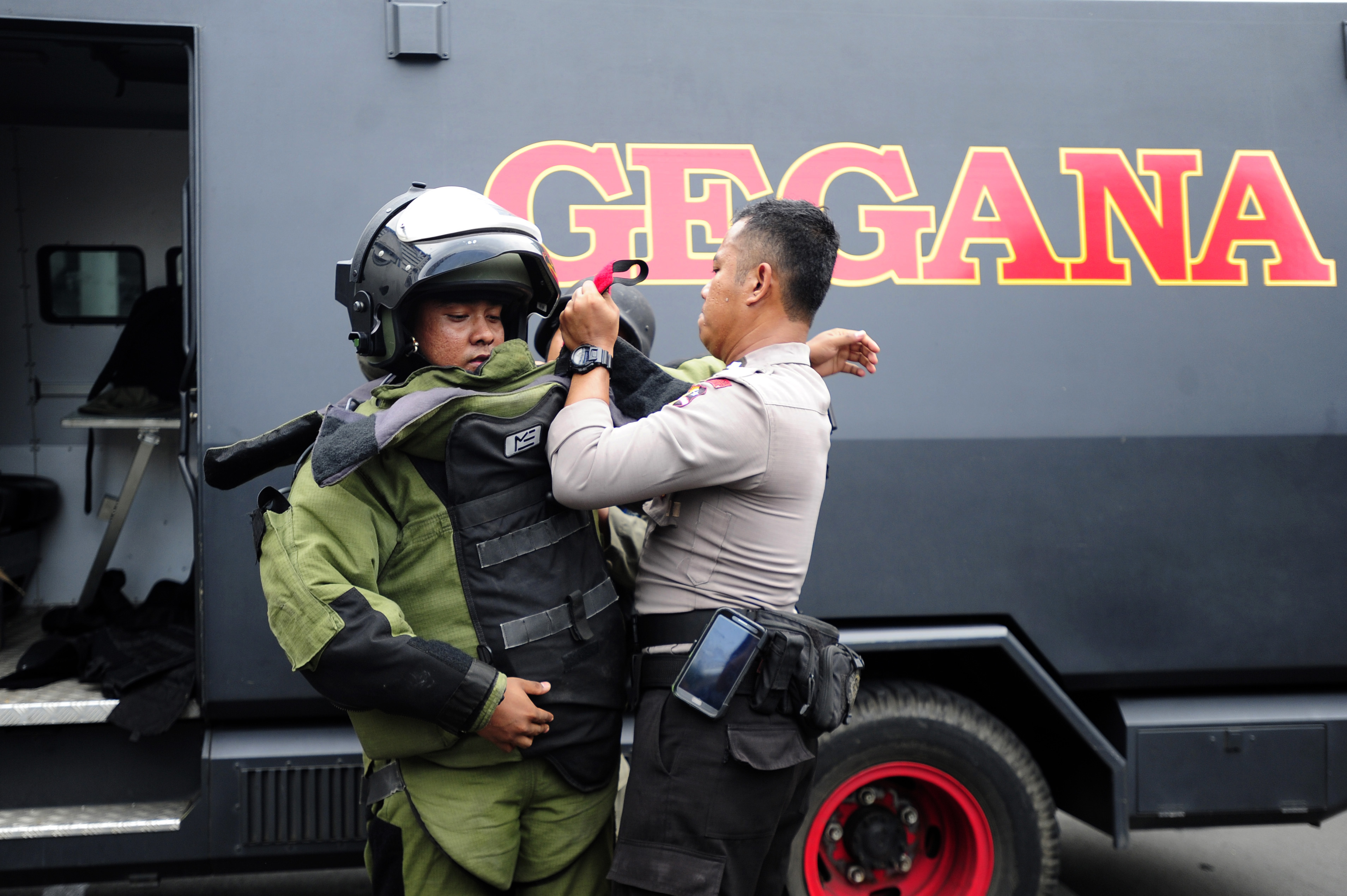 Polisi Tangkap Tiga Warga Cirebon Yang Diduga Terlibat Bom Sarinah