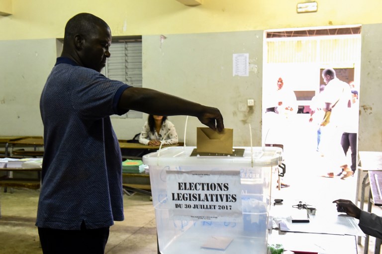 Opposition cries foul as Senegal holds tense vote