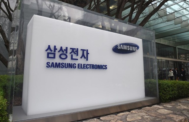 Samsung Electronics Flags Near-30% Slump In Q4 Operating Profit