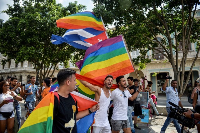 Cuban Police Break Up Unauthorized Lgbt Rights March In Havana