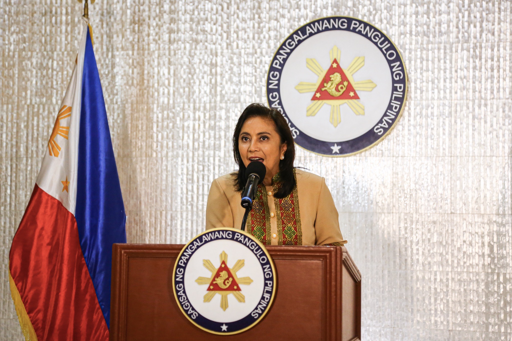 VICE PRESIDENT President Leni Robredo announces in a press conference on November 6, 2019, that she is accepting the anti-drug post offered by President Rodrigo Duterte. Photo by Jire Carreon/Rappler