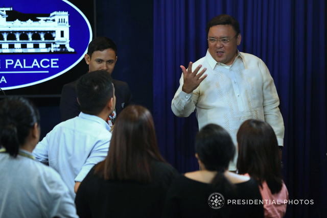 ROQUE AND THE PRESS. Presidential Spokesperson Harry Roque takes questions from members of the Malacañang Press Corps. Malacañang file photo