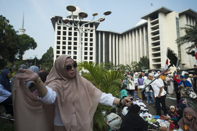 FOTO: Idul Adha dirayakan dengan khusyuk di Indonesia