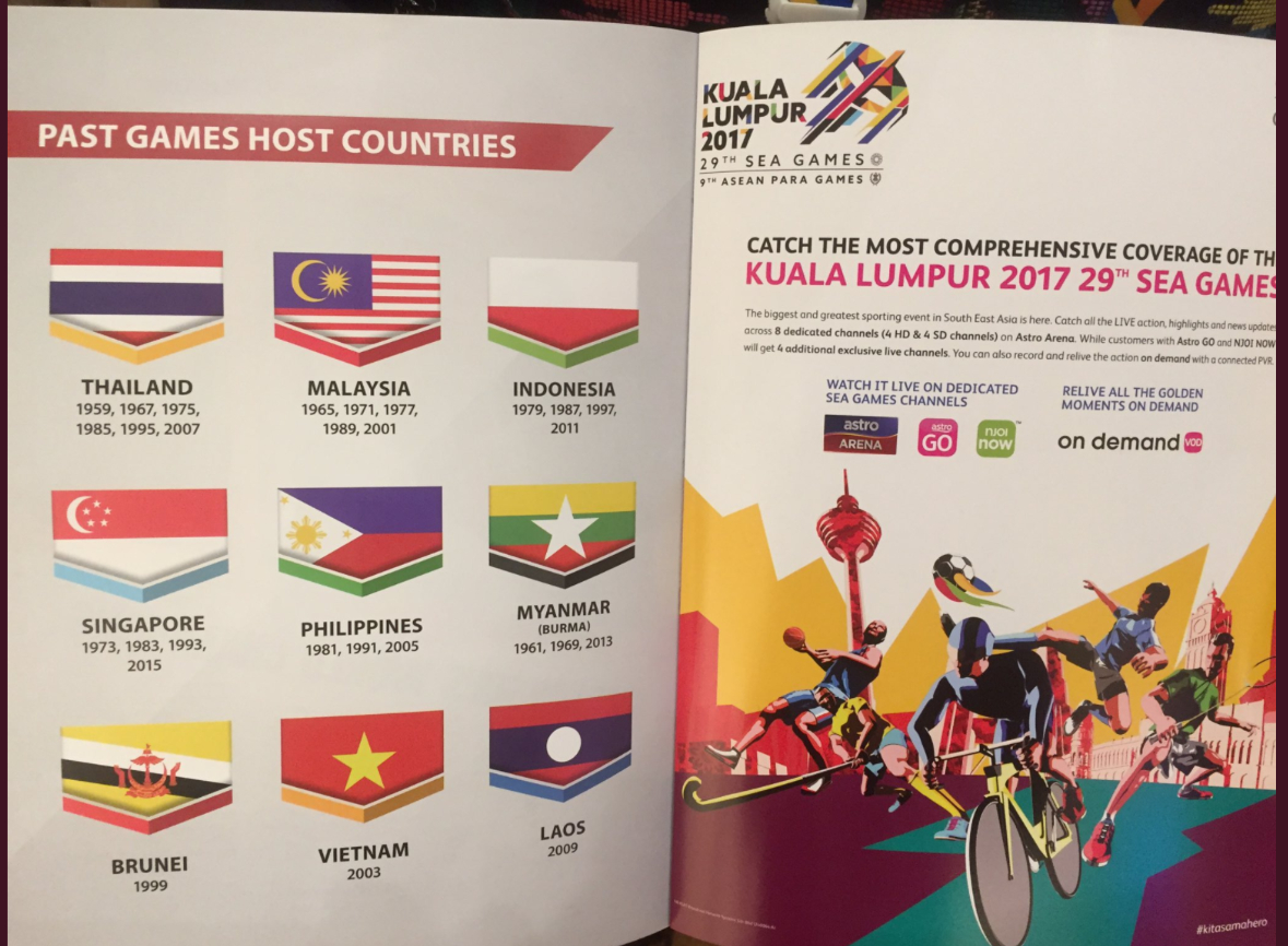 TERBALIK. Panitia SEA Games 2017 keliru mencetak warna bendera Indonesia di buku panduan upacara pembukaan yang digelar di Stadion Bukit Jalil pada Sabtu, 19 Agustus. Foto diambil dari akun Twitter Imam Nahrawi 