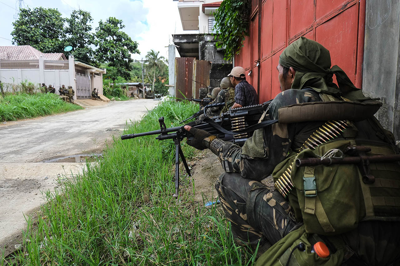 URBAN WARFARE. File photo of Army Scout Rangers conducting clearing operation in Marawi City. Photo by Bobby Lagsa/Rappler 