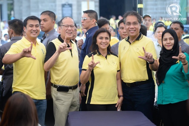 Roxas, Robredo file candidacies